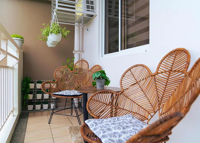 Casa Celestine Staycation Aparthotel