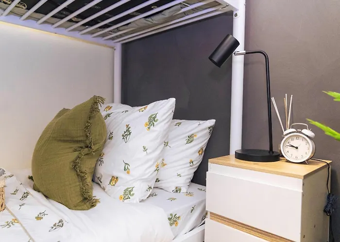 Casa Celestine Staycation Aparthotel